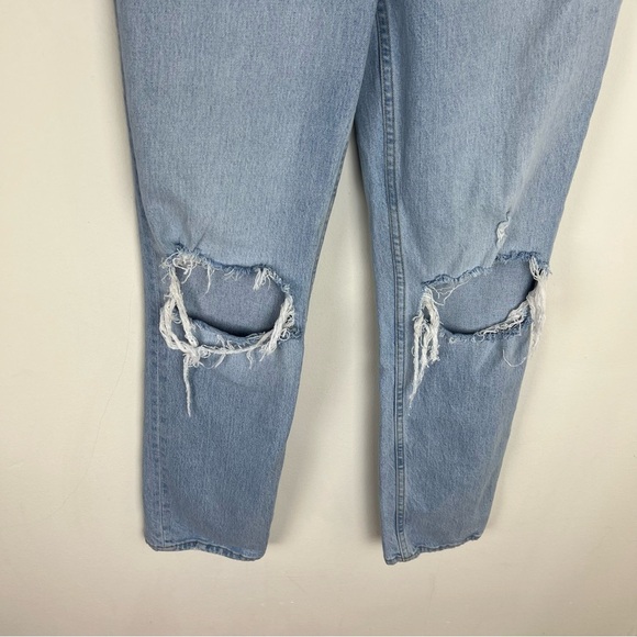 Abercrombie & Fitch Ultra High Rise 90s Straight Jean Distressed Size 28 / 6 - Picture 3 of 6